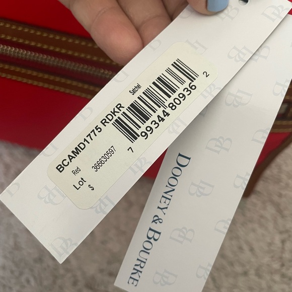 BRAND NEW WITH TAG DOONEY AND BOURKE BAG - Picture 12 of 13